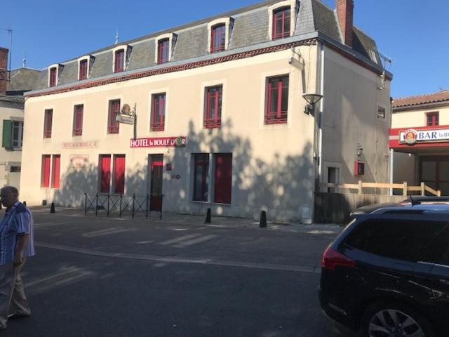 Hotel La Boule D'Or Pouzauges Exterior foto